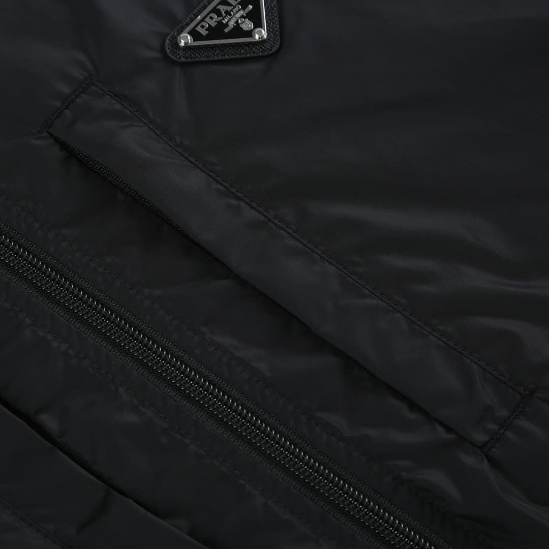 Prada Re-Nylon Reversible Jacket foto 09