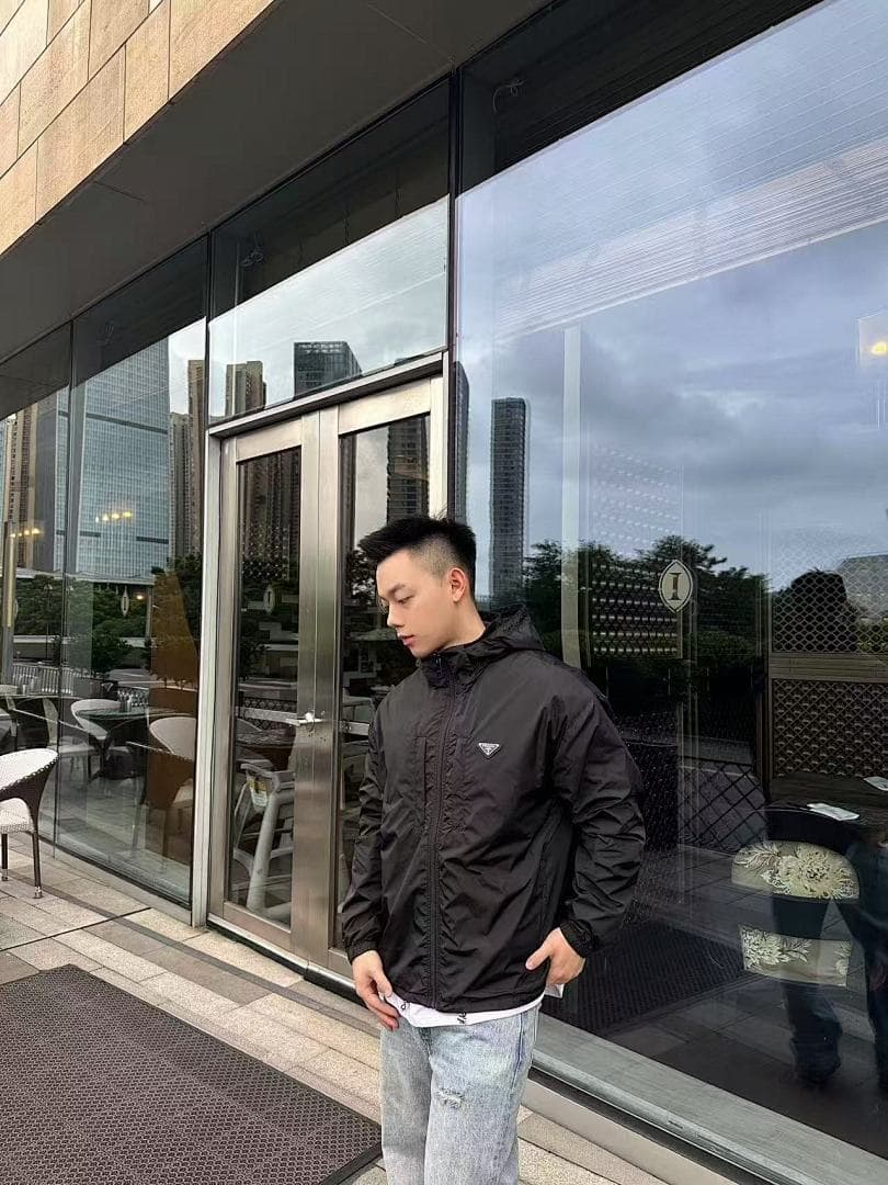Prada Re-Nylon Reversible Jacket foto 28