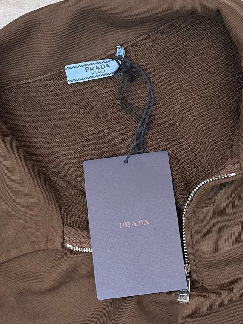 Prada Triangle Patch Half-Zip Sweatshirt foto 06