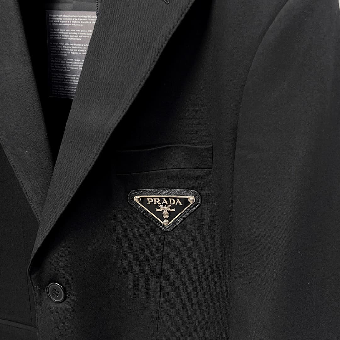 Prada Blazer Clássico com Placa Triangular foto 04