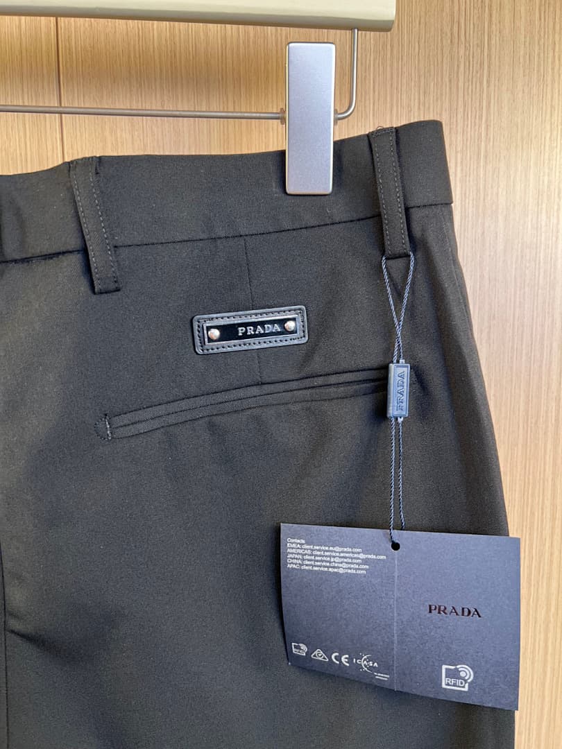 Prada Conjunto de Fato Clássico com Placa Triangular foto 17