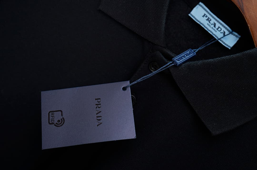 Prada T-Shirt Pólo de Malha Piqué com Colarinho Invertido foto 11