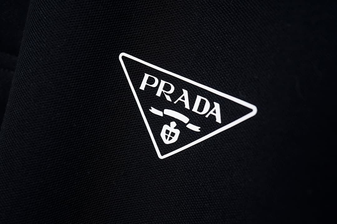 Prada T-Shirt Pólo de Malha Piqué com Colarinho Invertido foto 13