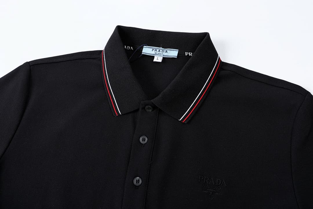 Prada Polo com Colarinho Contrastante e Bordado foto 04
