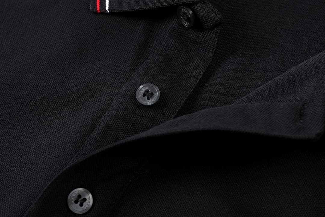 Prada Polo com Colarinho Contrastante e Bordado foto 06