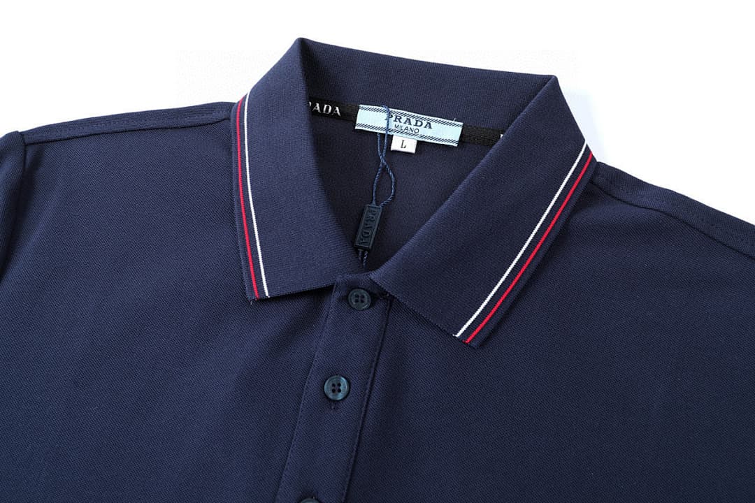 Prada Polo com Colarinho Contrastante e Bordado foto 13
