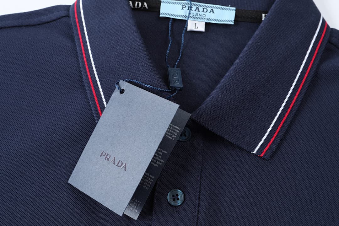 Prada Polo com Colarinho Contrastante e Bordado foto 14