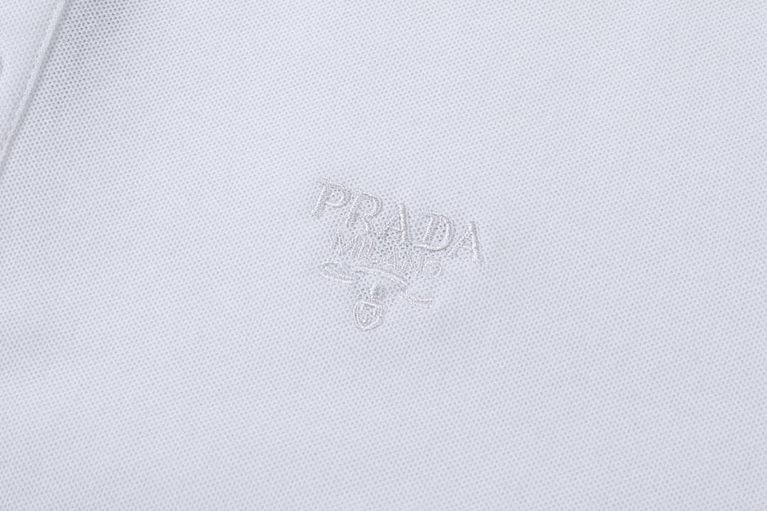 Prada Polo com Colarinho Contrastante e Bordado foto 25