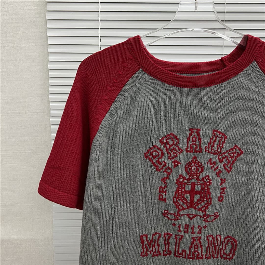 Prada T-Shirt de Malha Raglan com Logo Prada Milano foto 12