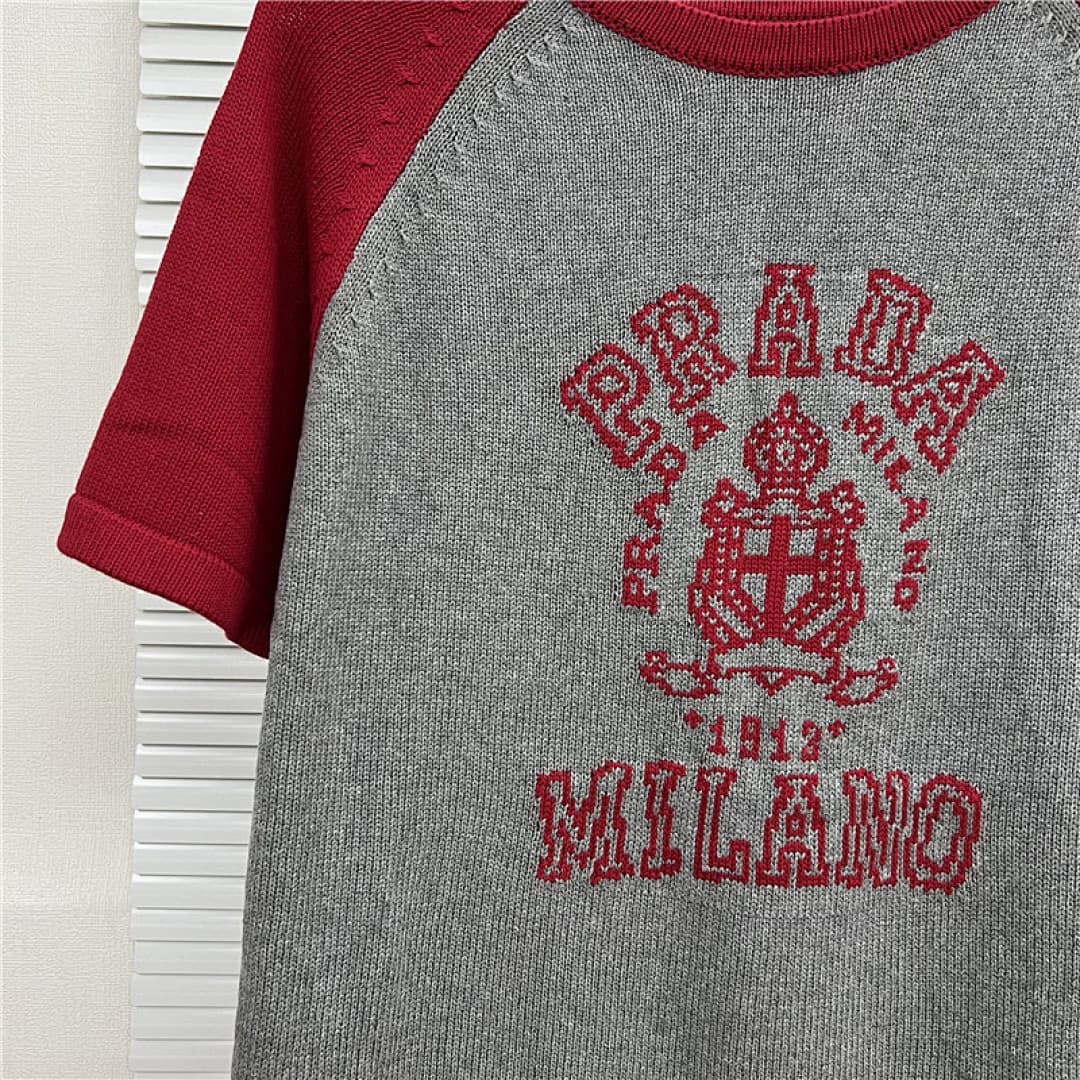 Prada T-Shirt de Malha Raglan com Logo Prada Milano foto 14