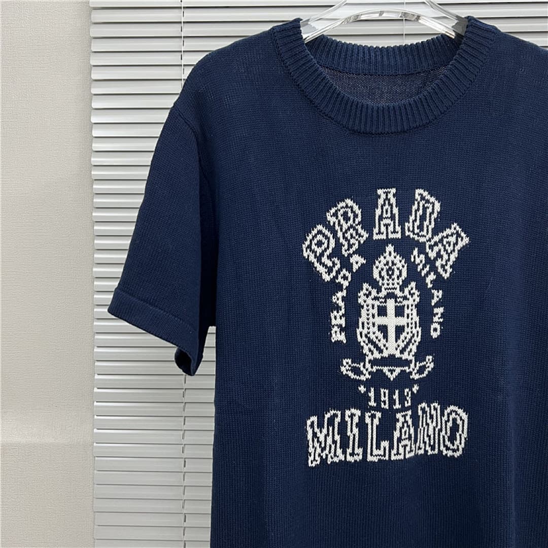 T-shirt Prada Emblema foto 07