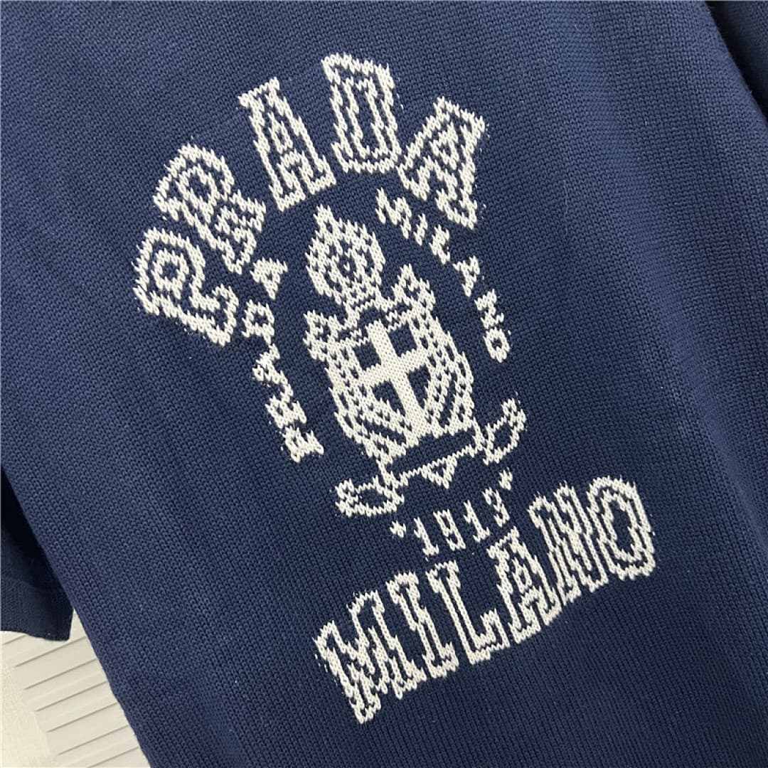 T-shirt Prada Emblema foto 08