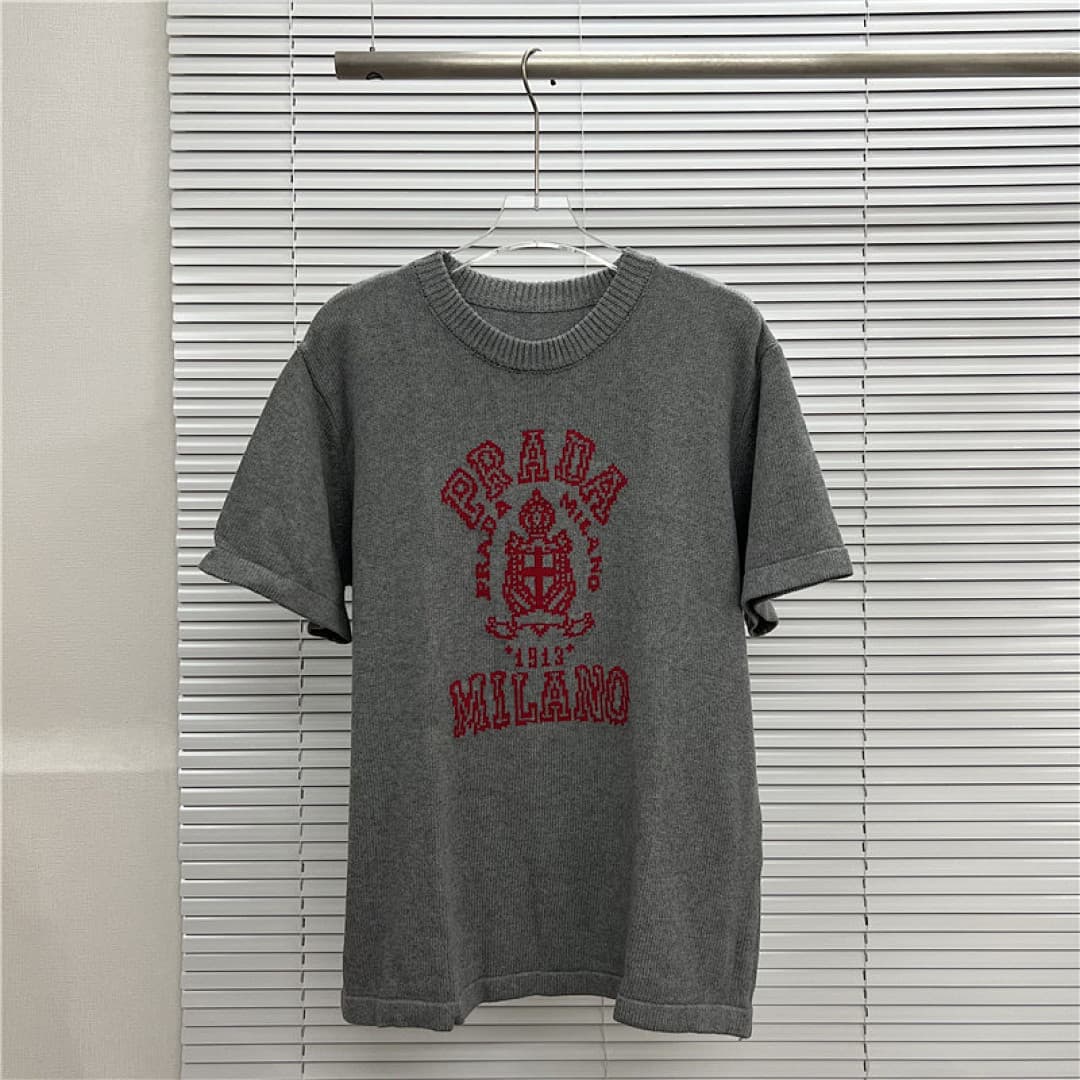 T-shirt Prada Emblema foto 10