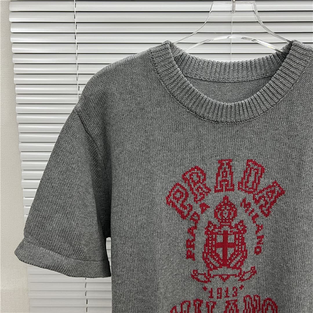 T-shirt Prada Emblema foto 12