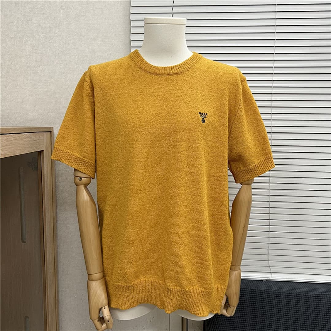 T-shirt Prada Amarela foto 10