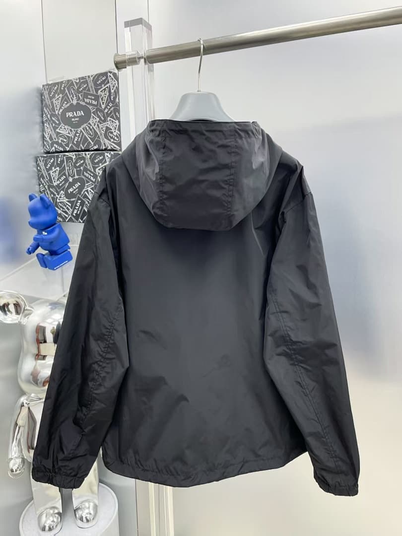 Conjunto Prada Casaco, T-shirt e Calções foto 10