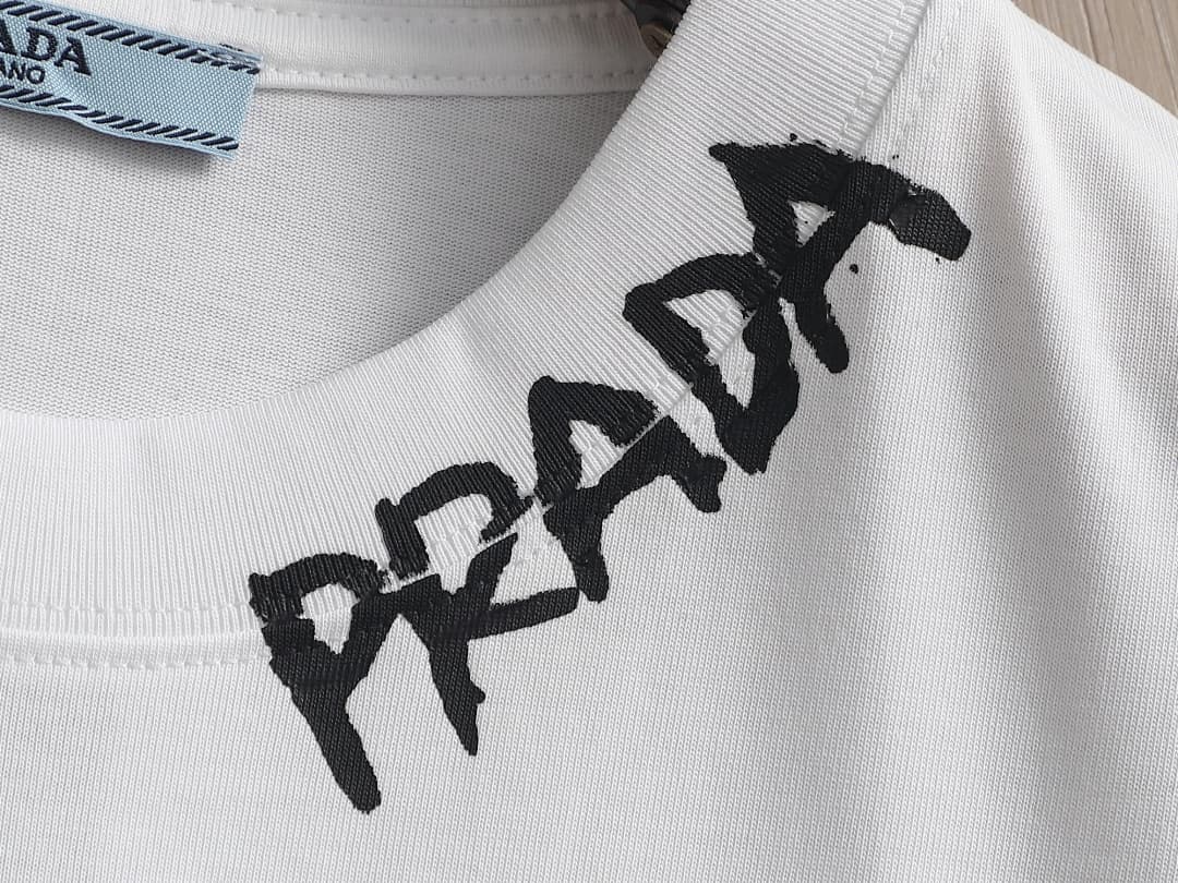T-shirt Prada Graffiti Art foto 17