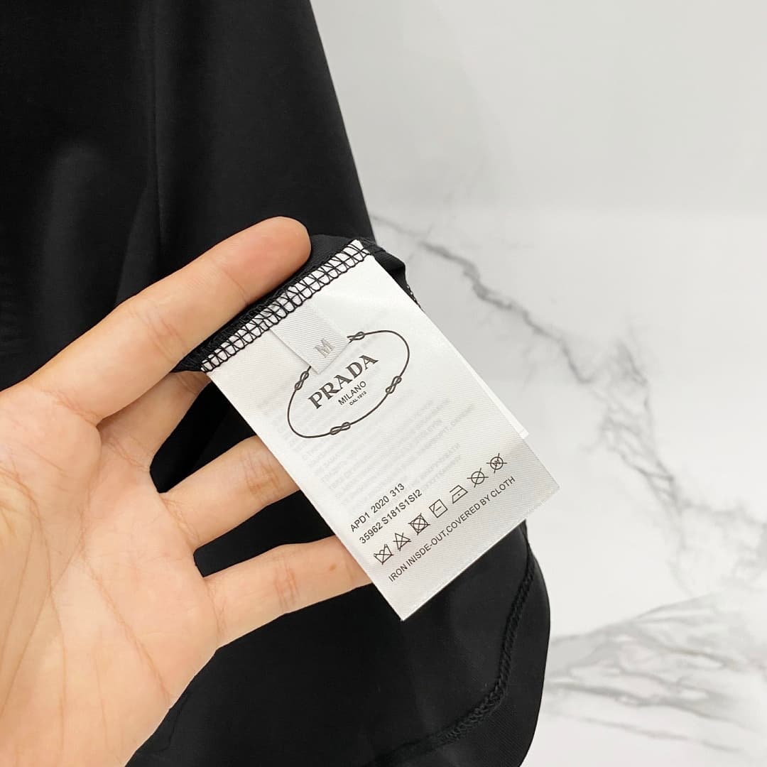 T-shirt Prada TT62 Logo Oval foto 09