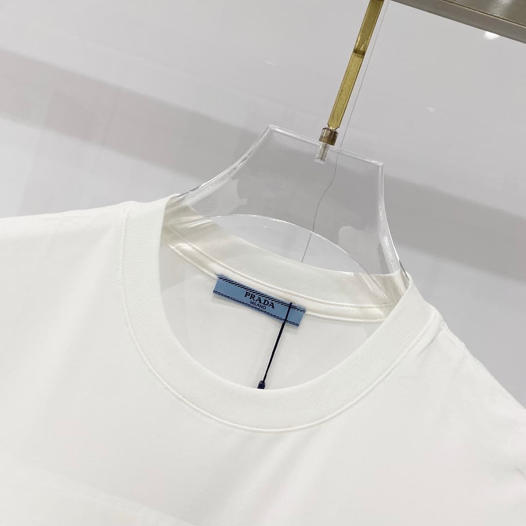 T-shirt Prada TT63 Logo Oval Branca foto 03