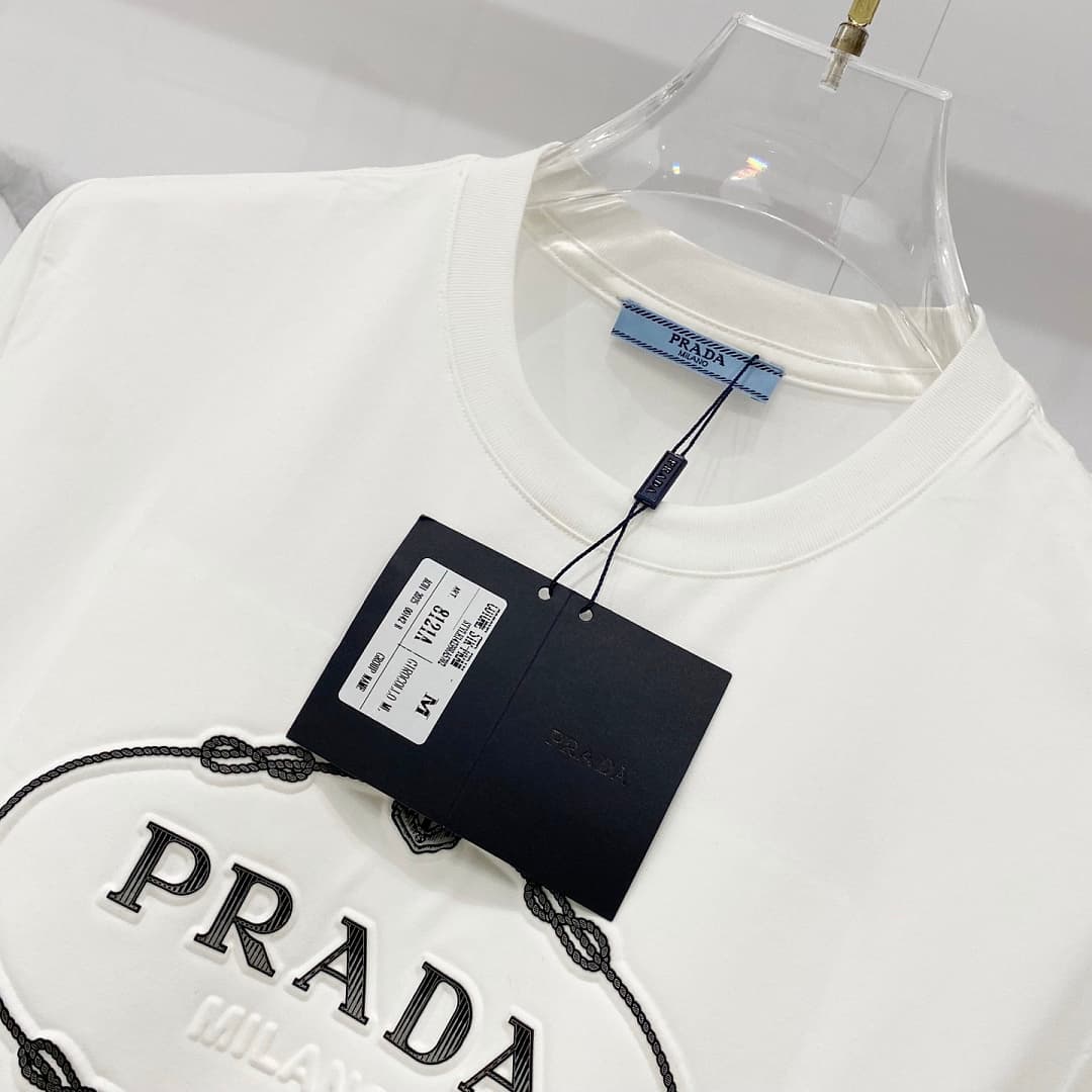 T-shirt Prada TT63 Logo Oval Branca foto 04