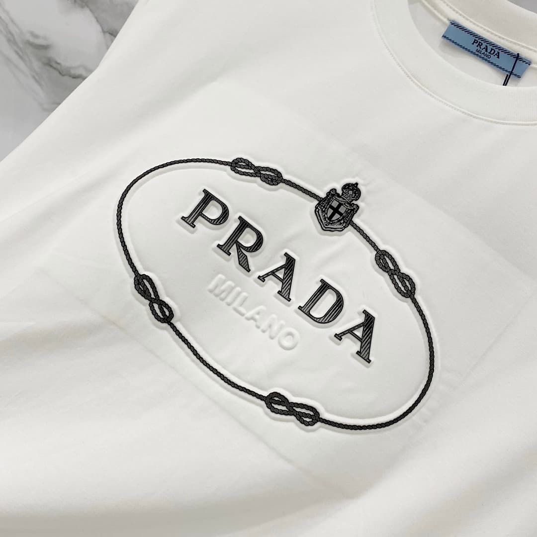 T-shirt Prada TT63 Logo Oval Branca foto 06