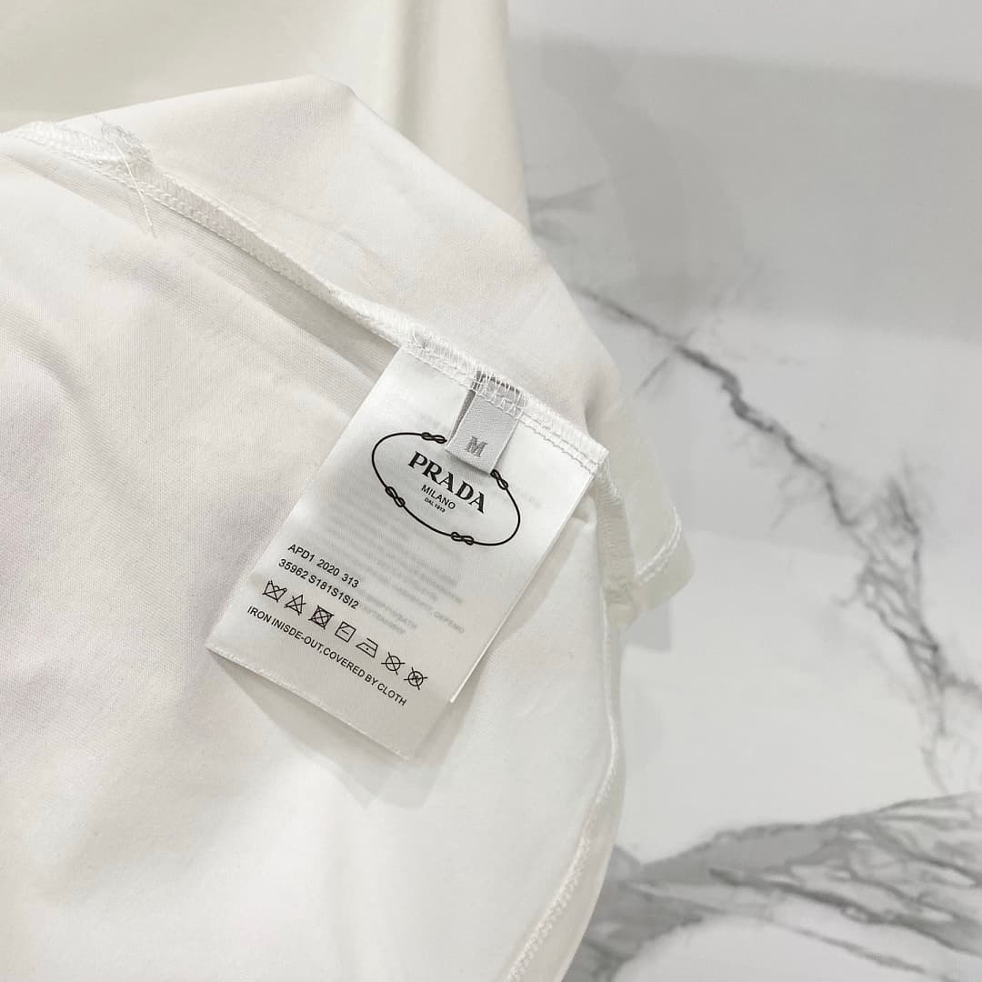 T-shirt Prada TT63 Logo Oval Branca foto 09
