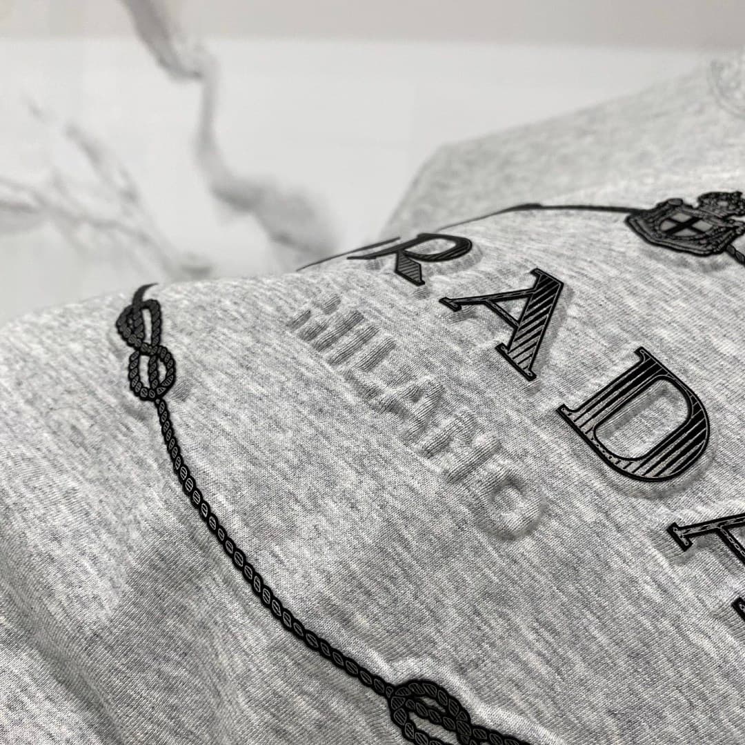 T-shirt Prada TT64 Logo Oval Cinzenta foto 06