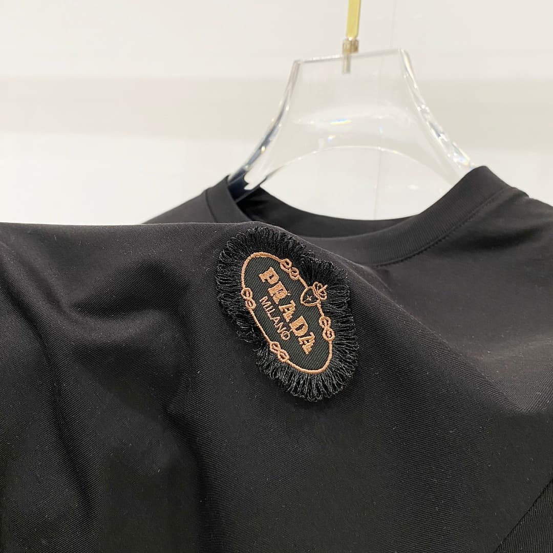 T-shirt Prada TT65 Logo Oval Small foto 05