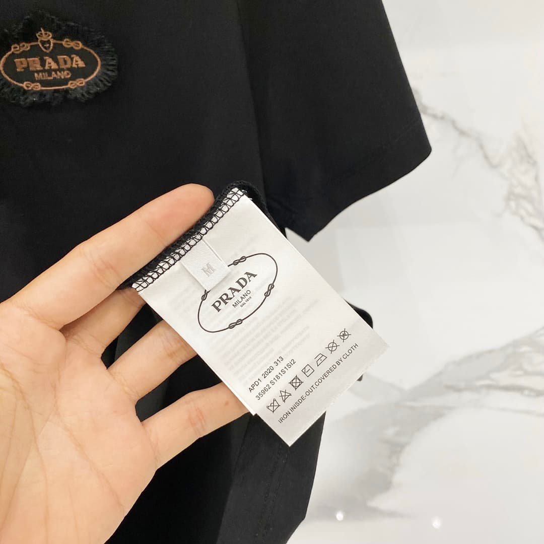 T-shirt Prada TT65 Logo Oval Small foto 09