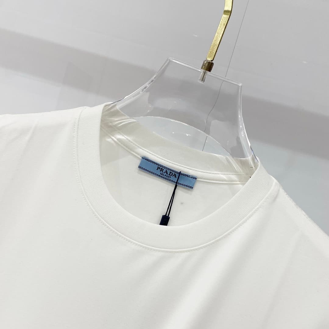 T-shirt Prada TT66 Logo Oval Branca foto 04