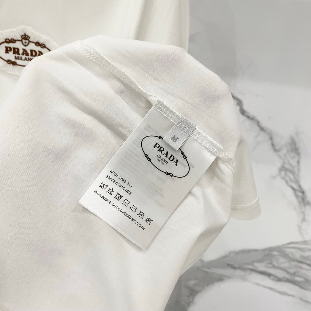 T-shirt Prada TT66 Logo Oval Branca foto 10