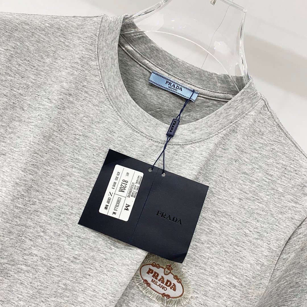 T-shirt Prada TT67 Logo Oval Cinzenta foto 04