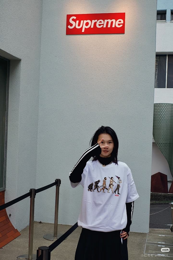 Camiseta Supreme SS26 Evolution foto 02