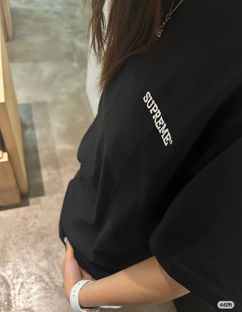 T-Shirt Supreme WEEK1 Letter Print Variante foto 08