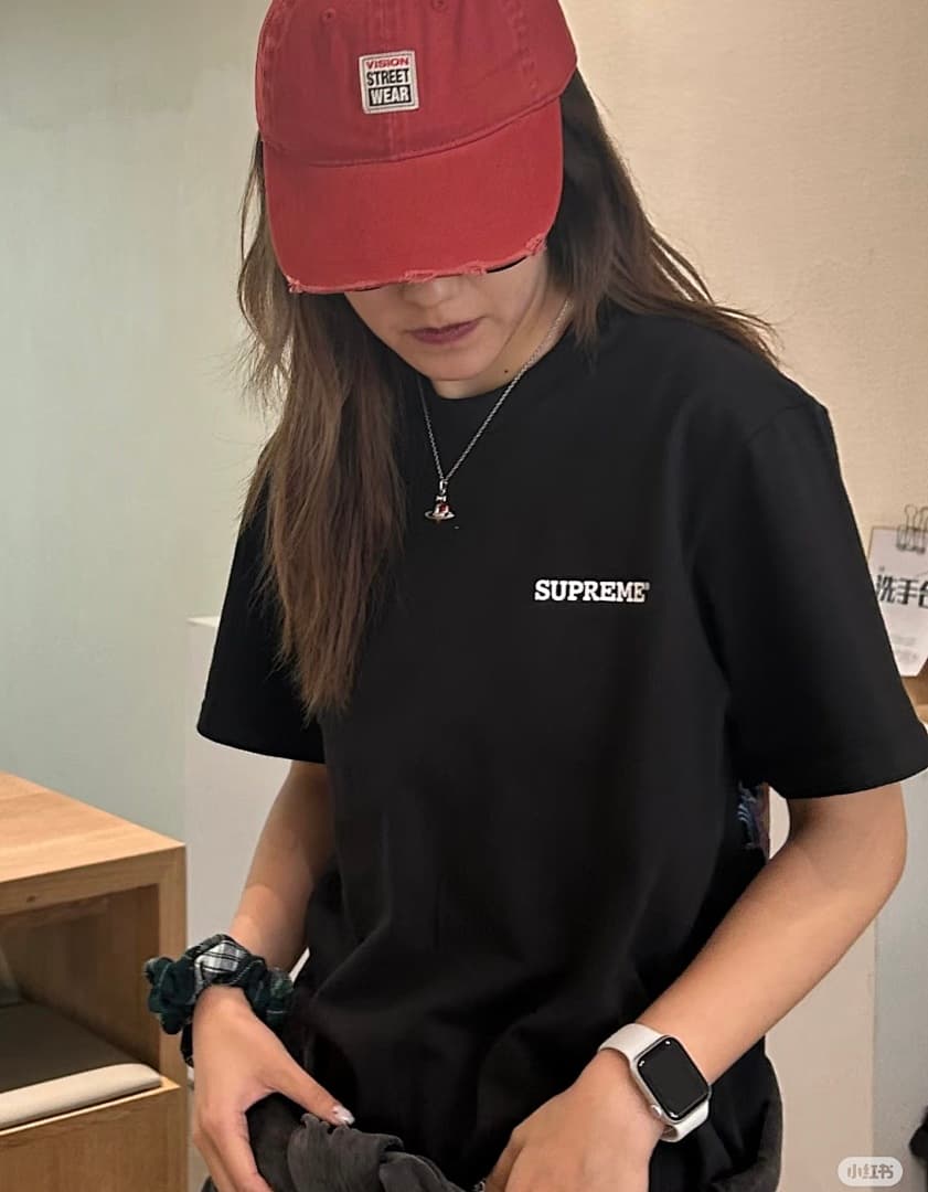 T-Shirt Supreme WEEK1 Letter Print Variante foto 09
