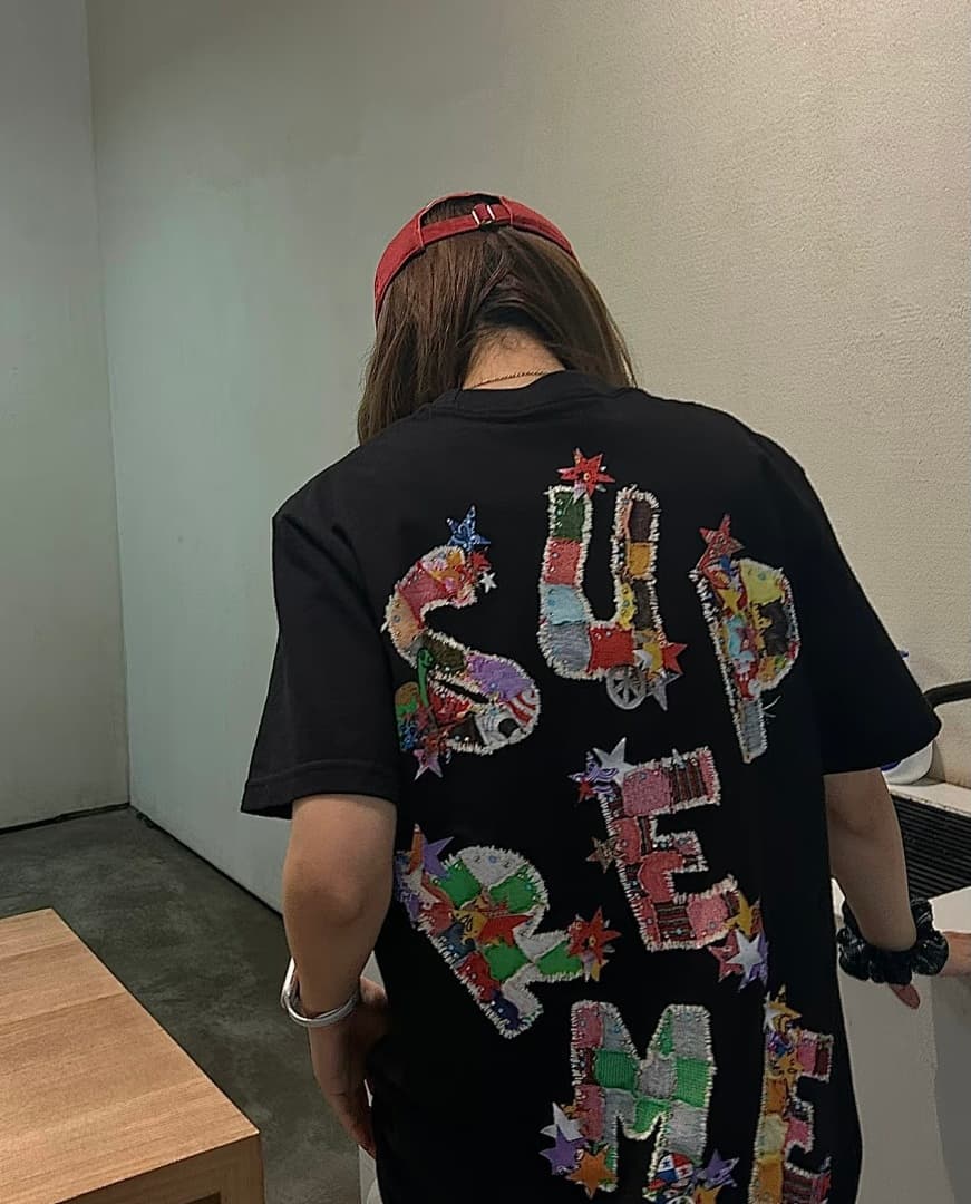 T-Shirt Supreme WEEK1 Letter Print Variante foto 11