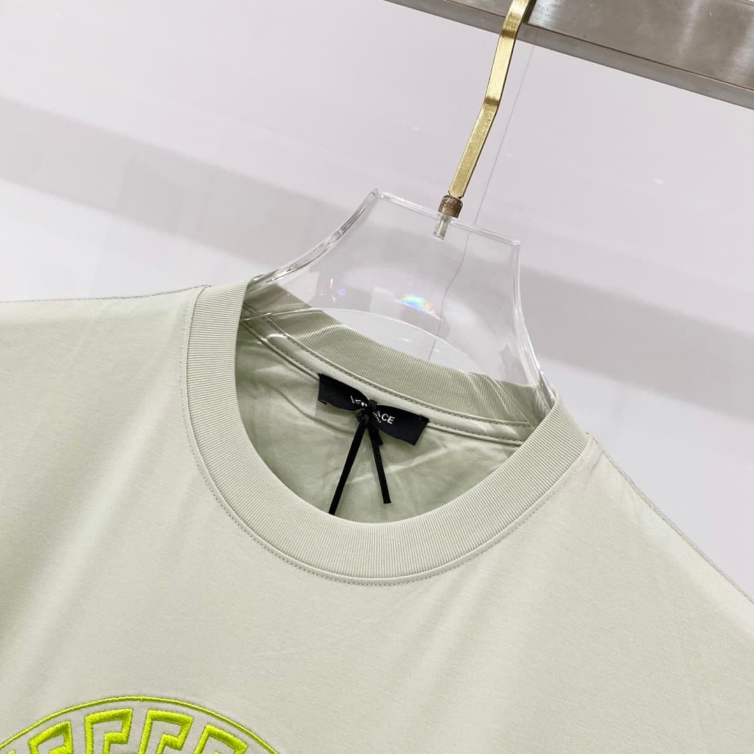 T-shirt Versace com Logo Medusa (Verde-pálido) foto 03