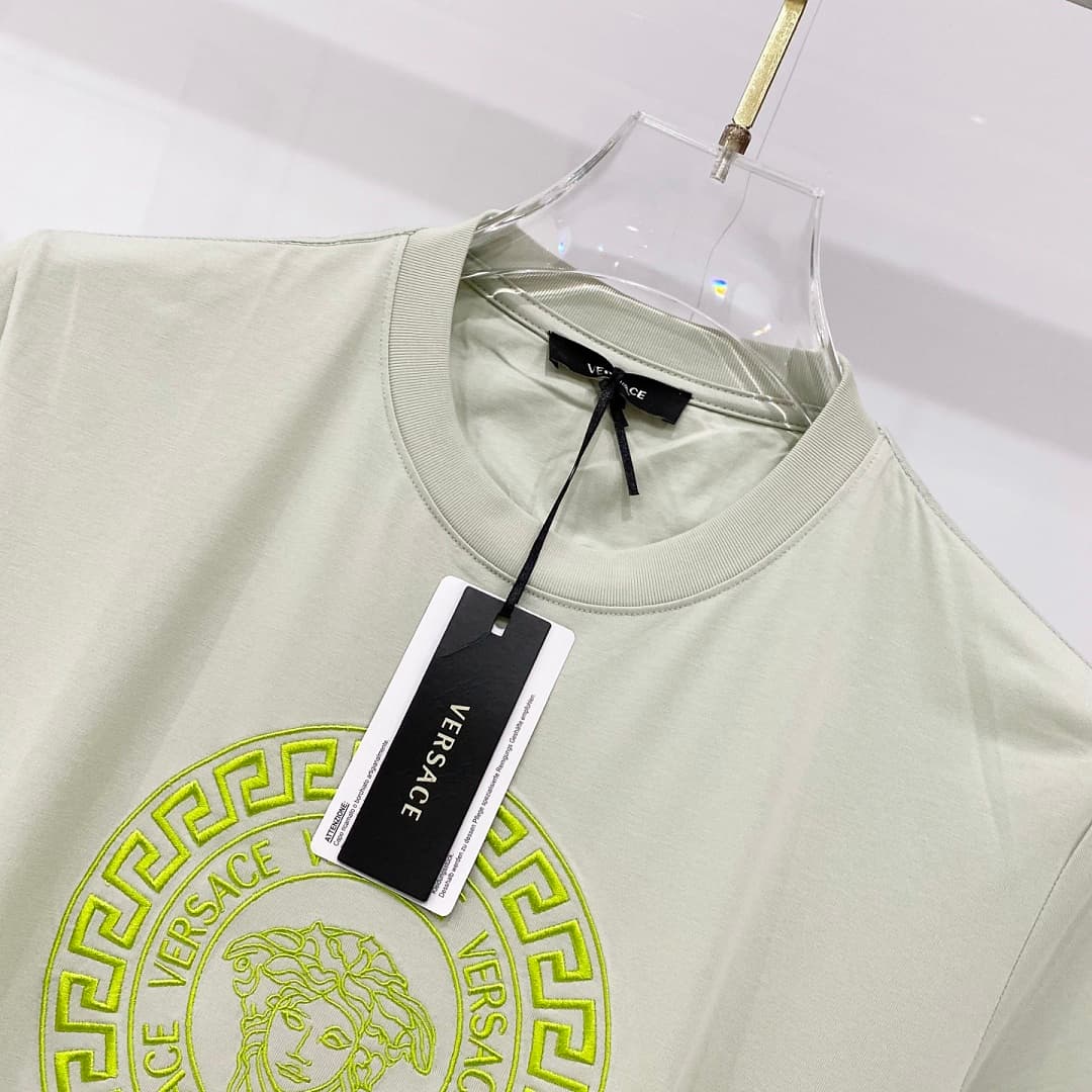 T-shirt Versace com Logo Medusa (Verde-pálido) foto 04