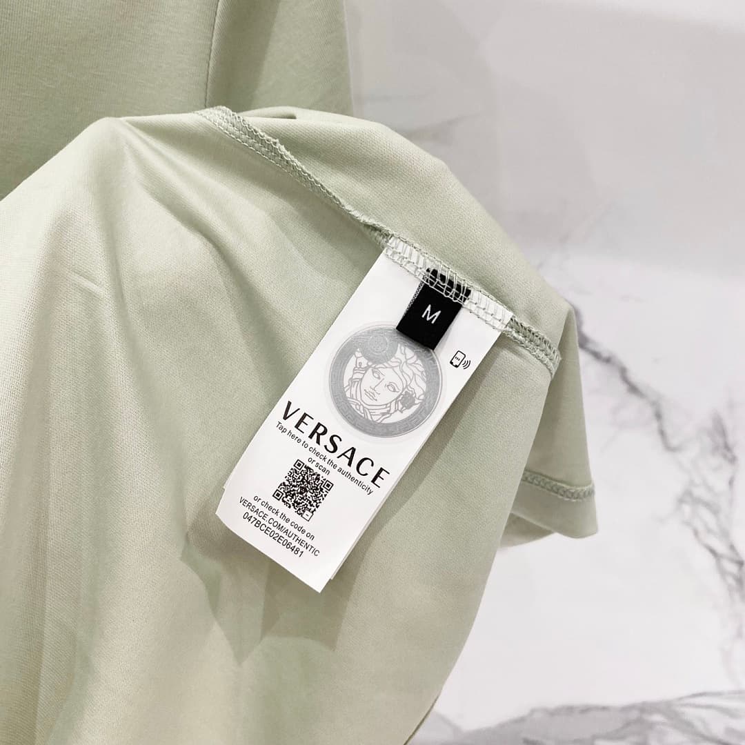 T-shirt Versace com Logo Medusa (Verde-pálido) foto 10